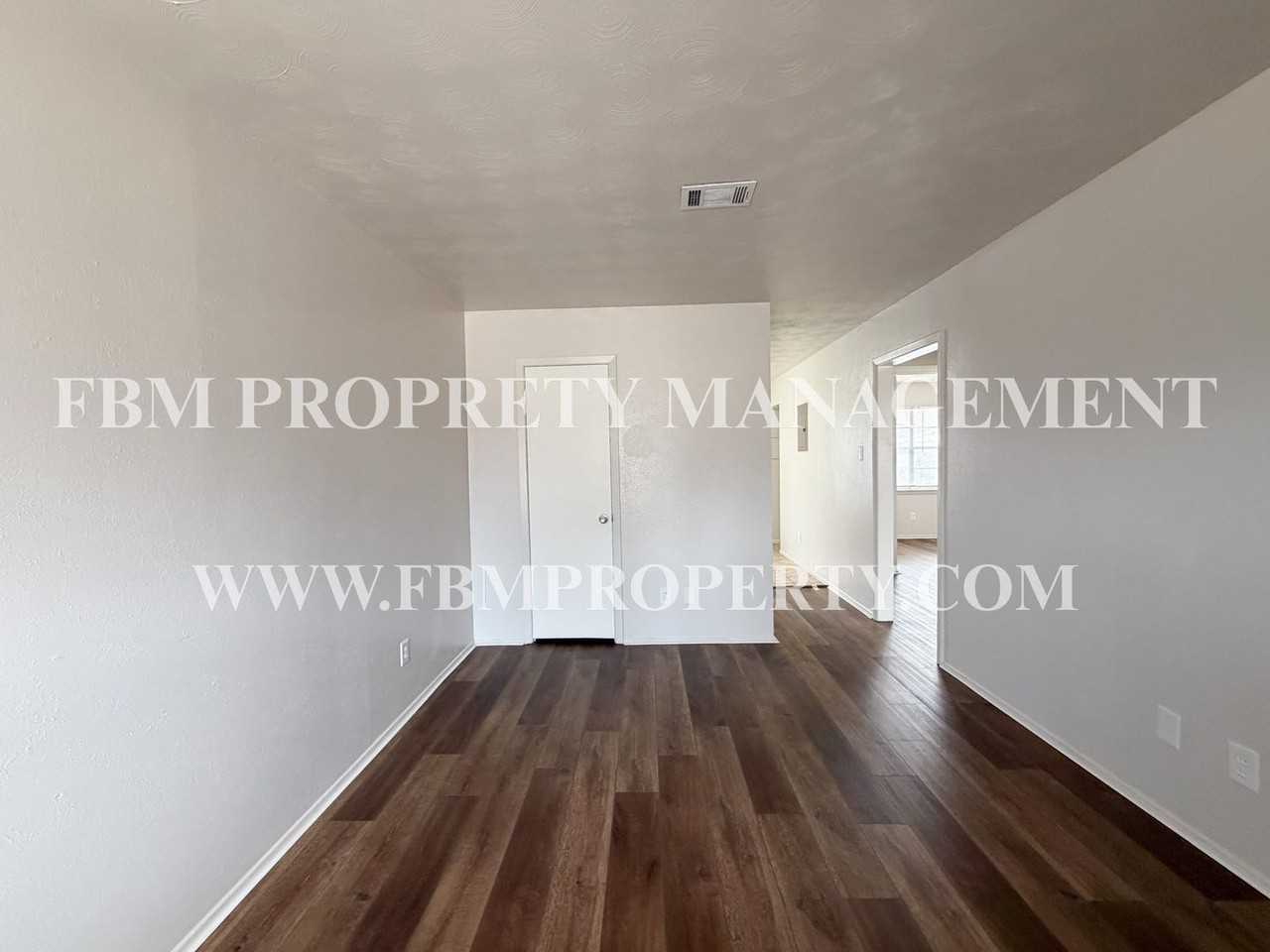 501 W Gilmer St #7 - Photo 5 of 17