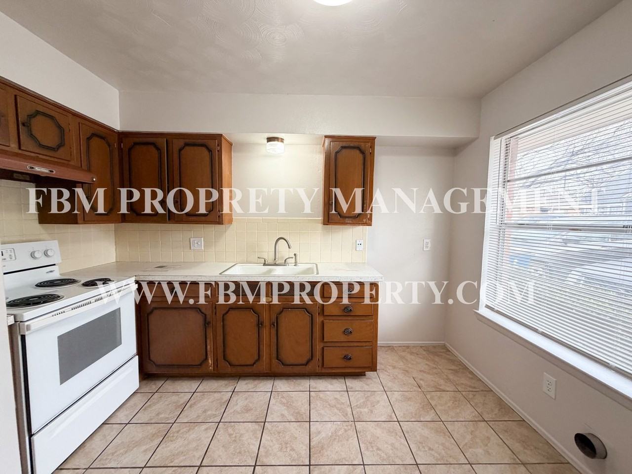 501 W Gilmer St #7 - Photo 6 of 17