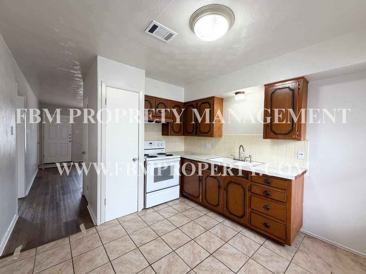 501 W Gilmer St #7 - Photo 7 of 17