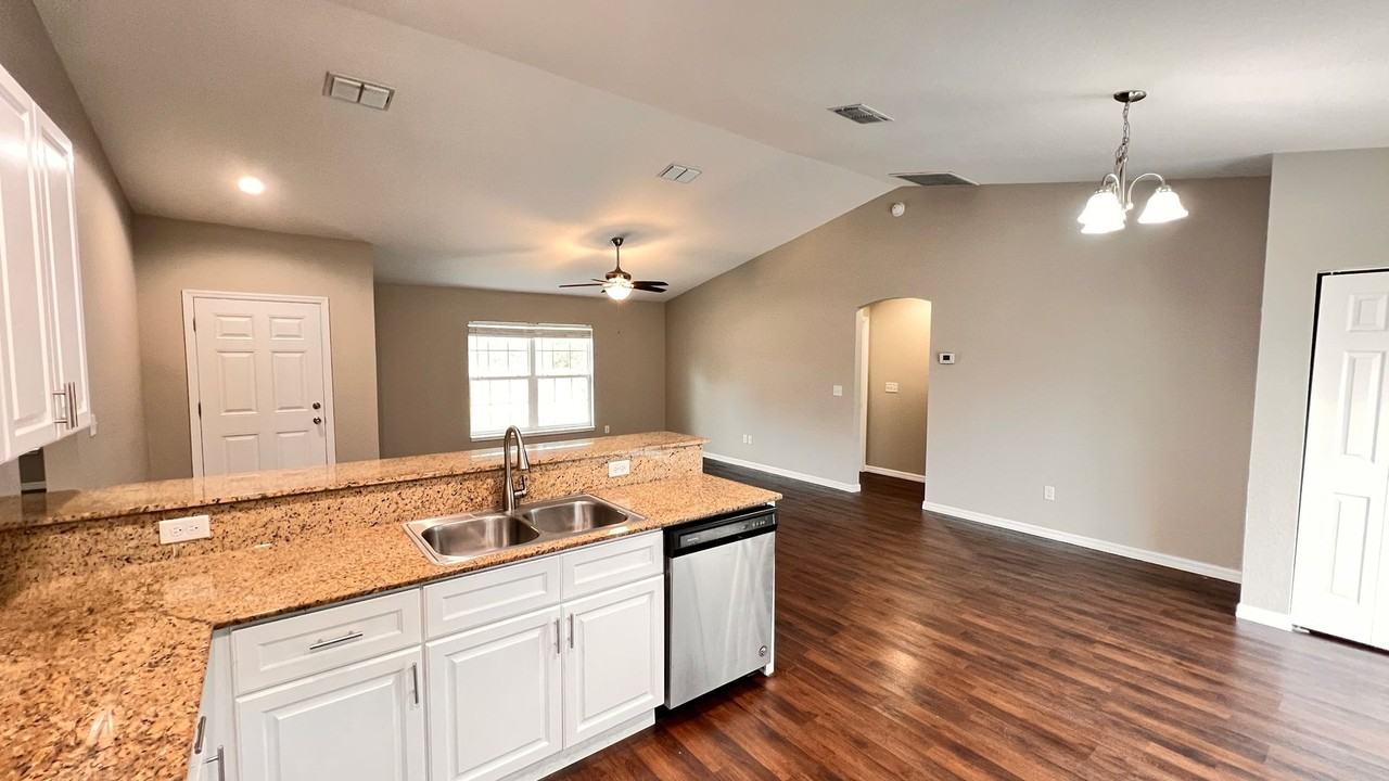 16118 Sw 27th Terrace Rd - Photo 5 of 29