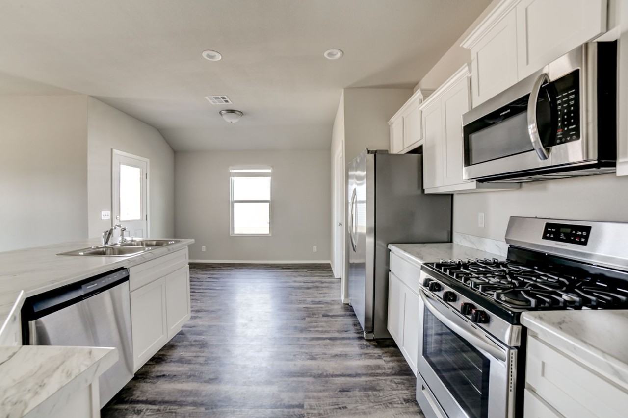 14232 N 73rd East Ave - Photo 7 of 31