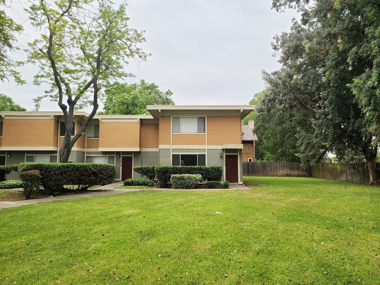 1536 Drake Dr - Photo 2 of 11