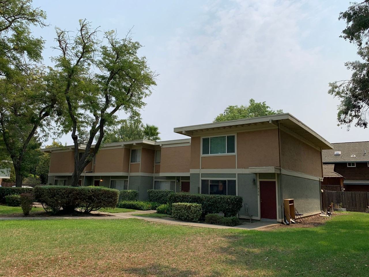 1536 Drake Dr - Photo 3 of 11