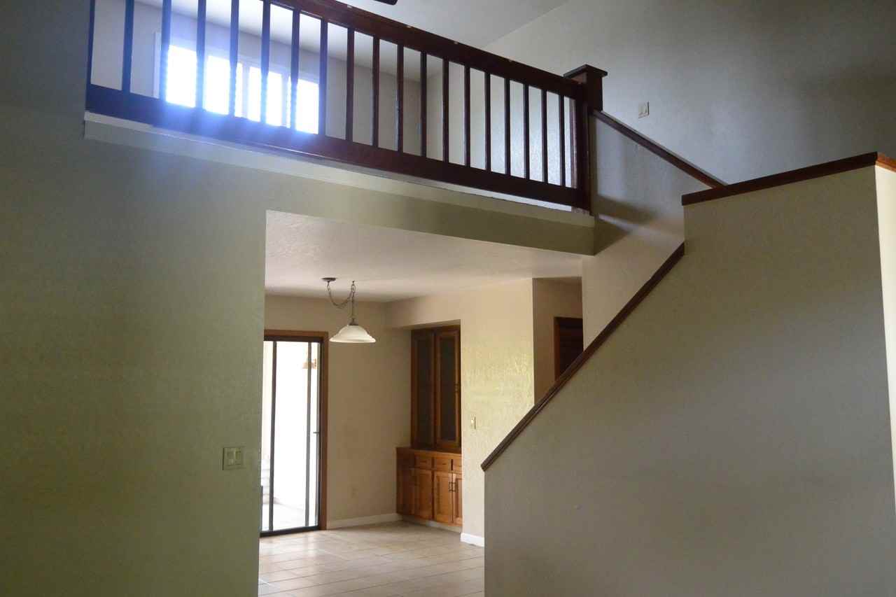 1933 S Royal Oaks Dr - Photo 3 of 19