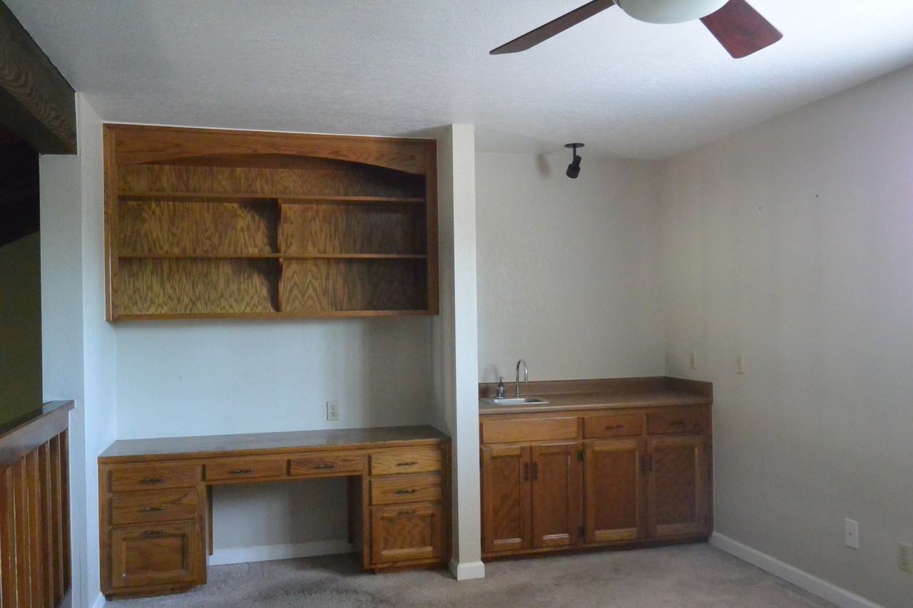 1933 S Royal Oaks Dr - Photo 4 of 19