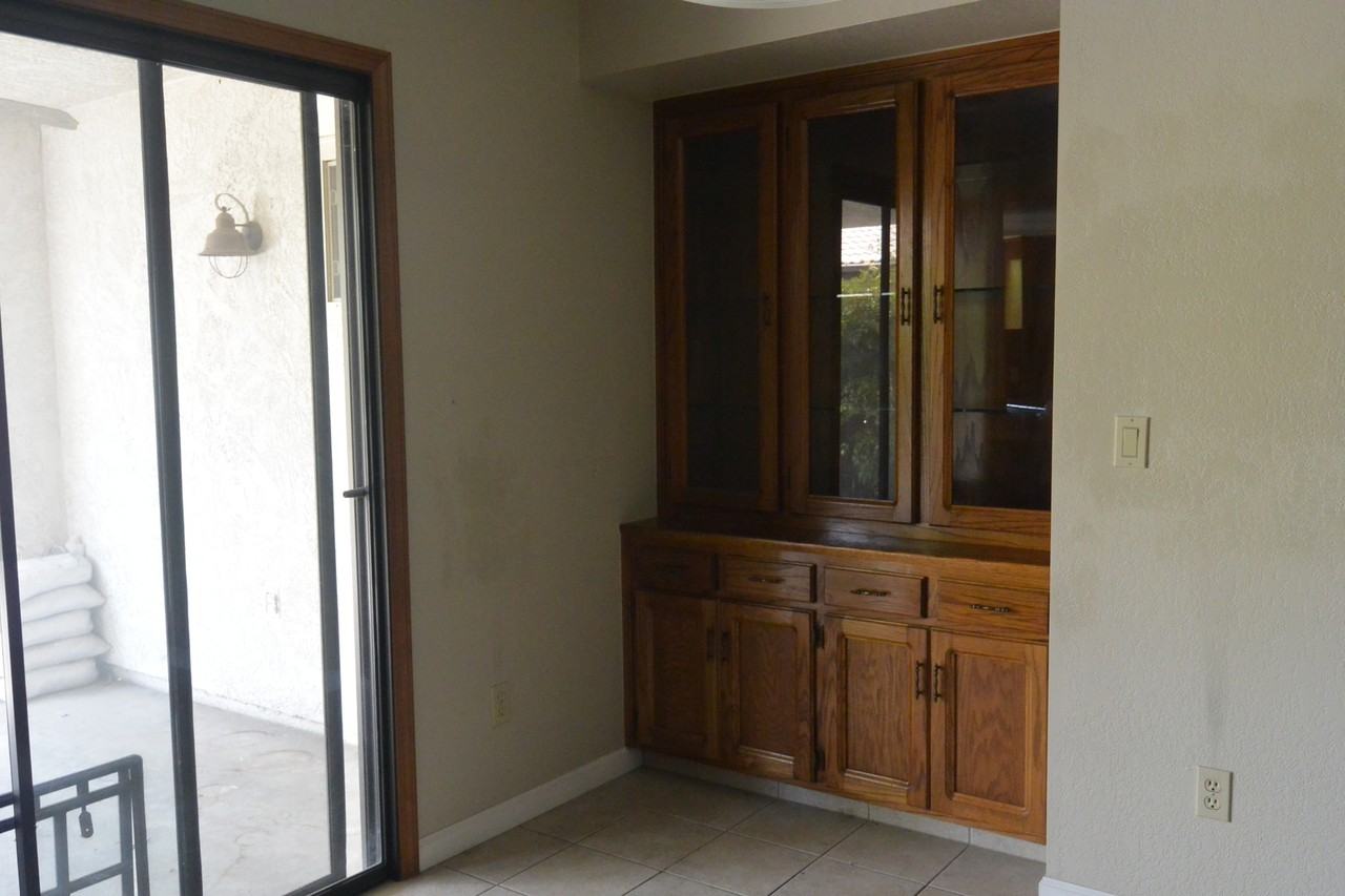 1933 S Royal Oaks Dr - Photo 7 of 19