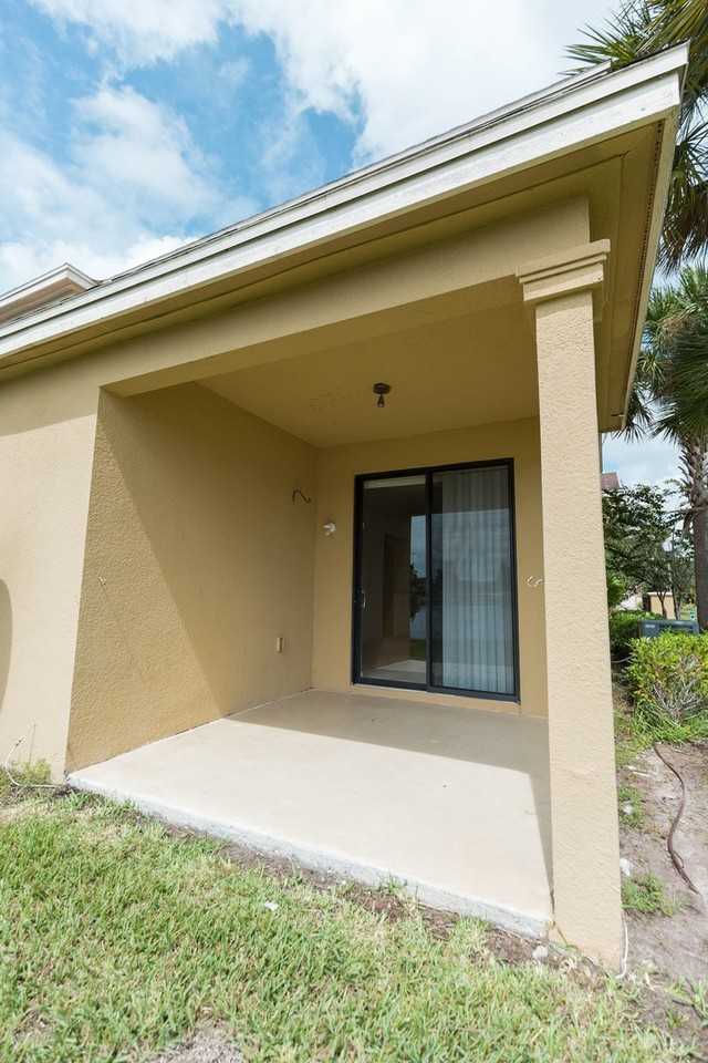 1568 Portofino Meadows Blvd - Photo 3 of 27