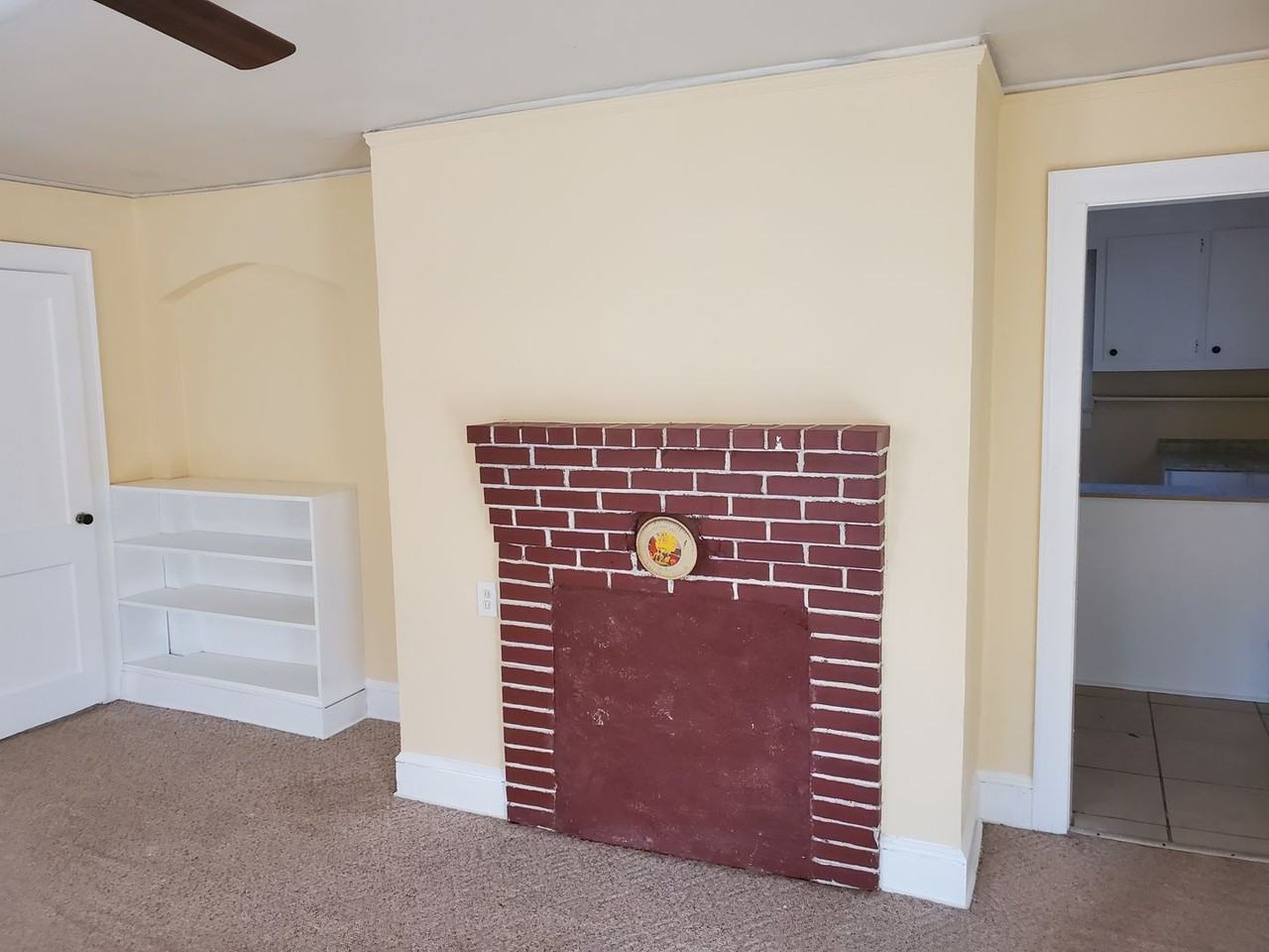 140 Glenn Rd - Photo 4 of 10