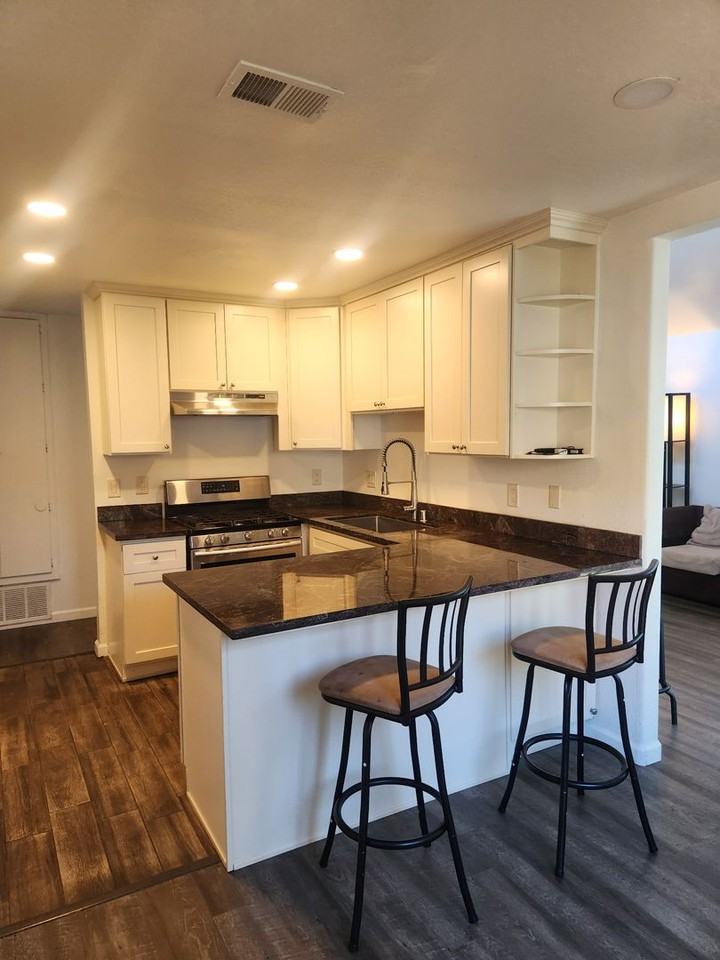 124 Fontana Ave - Photo 4 of 13