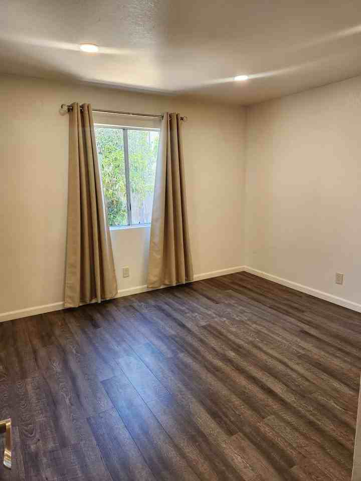 124 Fontana Ave - Photo 6 of 13