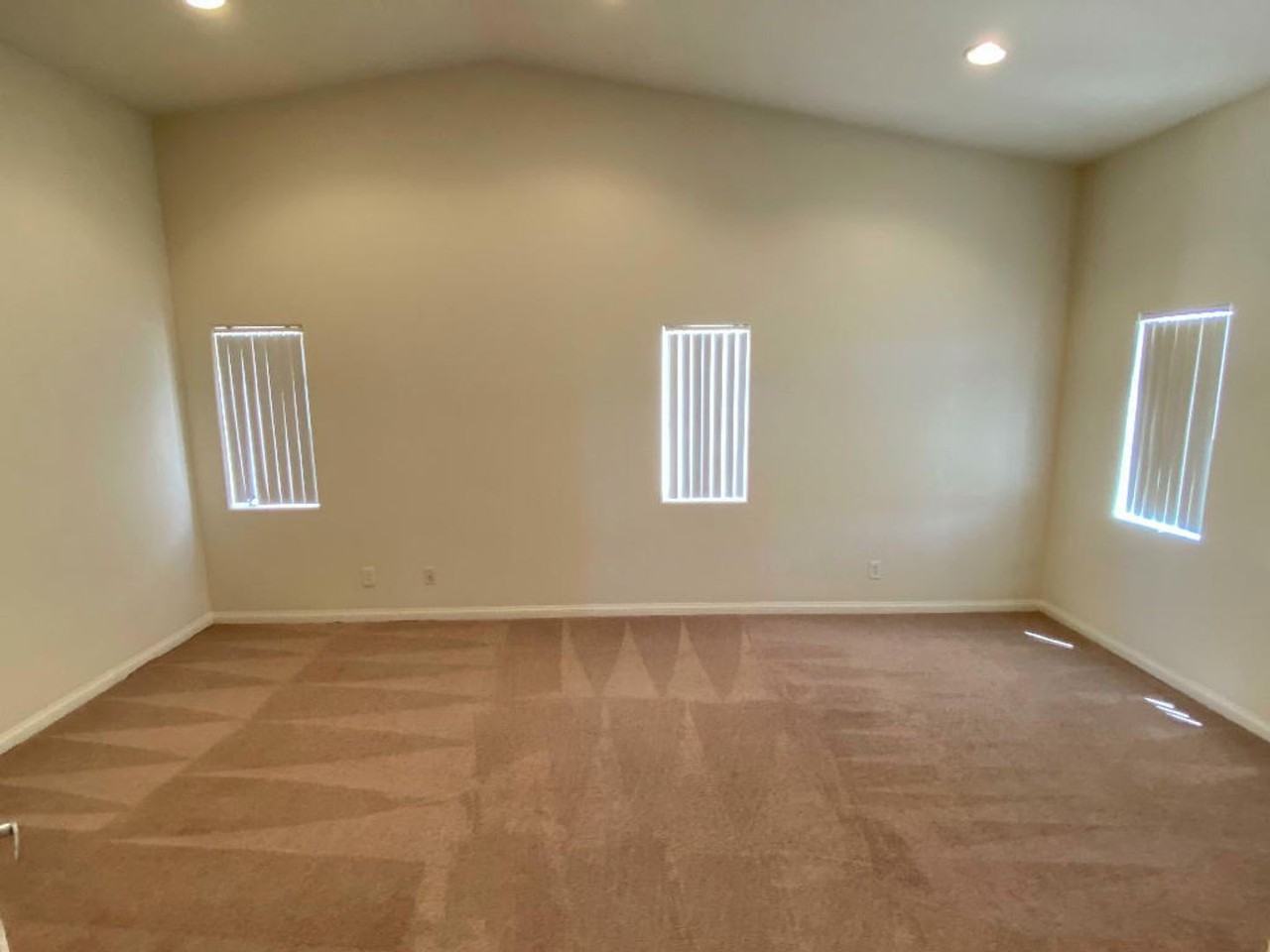 856 Park Walk Ave - Photo 7 of 10