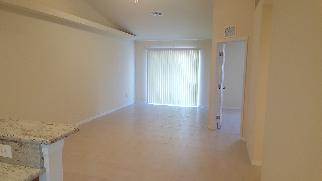 844 Sw 39th Ter - Photo 6 of 15