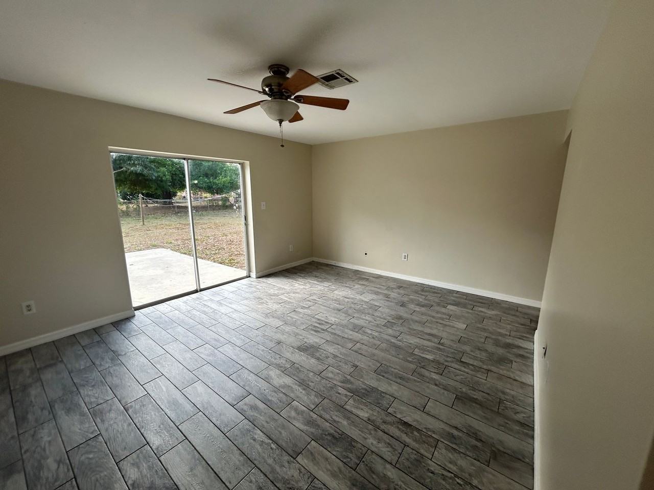 13461 5th St - Photo 3 of 23