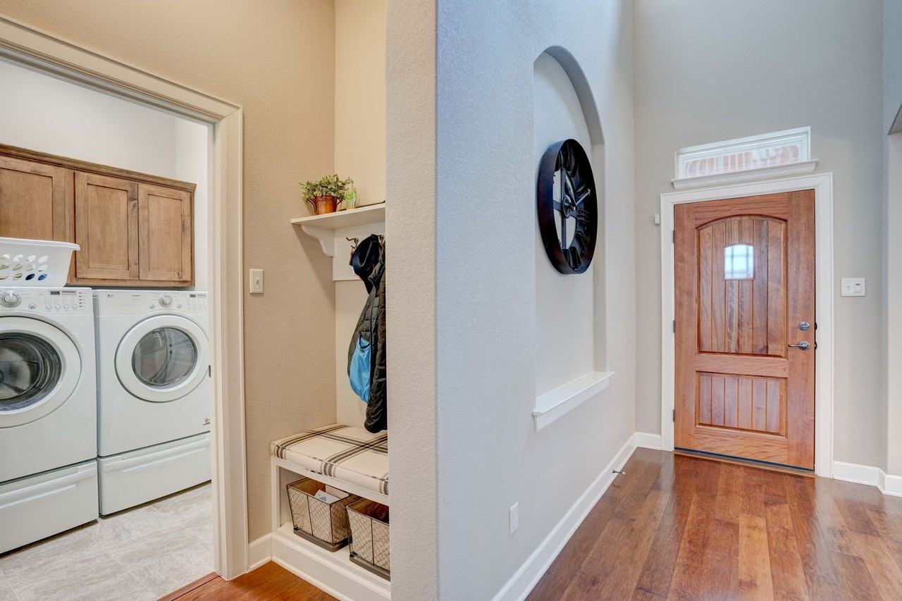 11604 Sierra Nevada - Photo 5 of 46