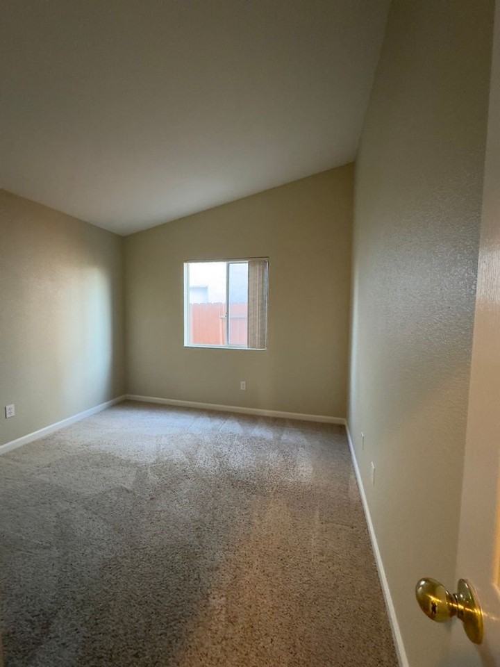 9093 Willowberry Way - Photo 5 of 10