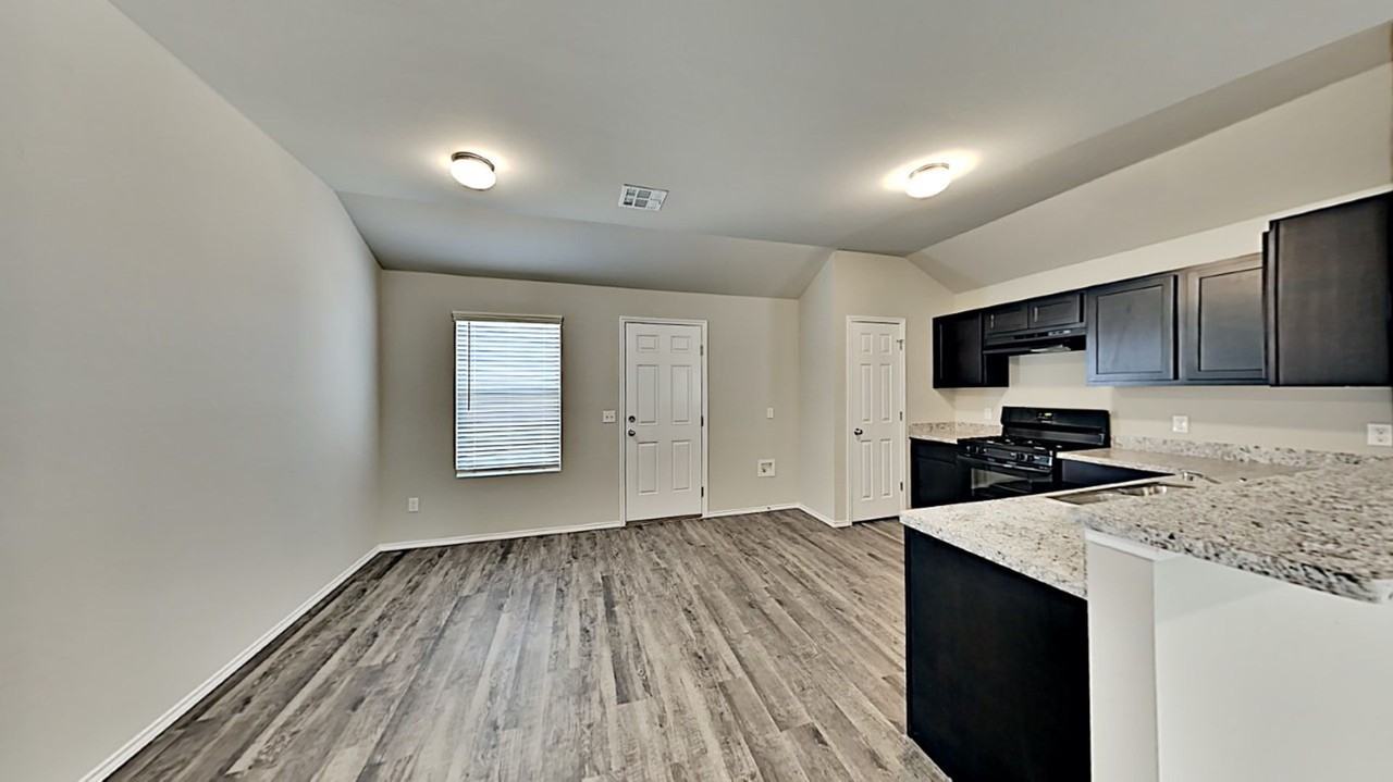 1812 Sloane Dr - Photo 6 of 16