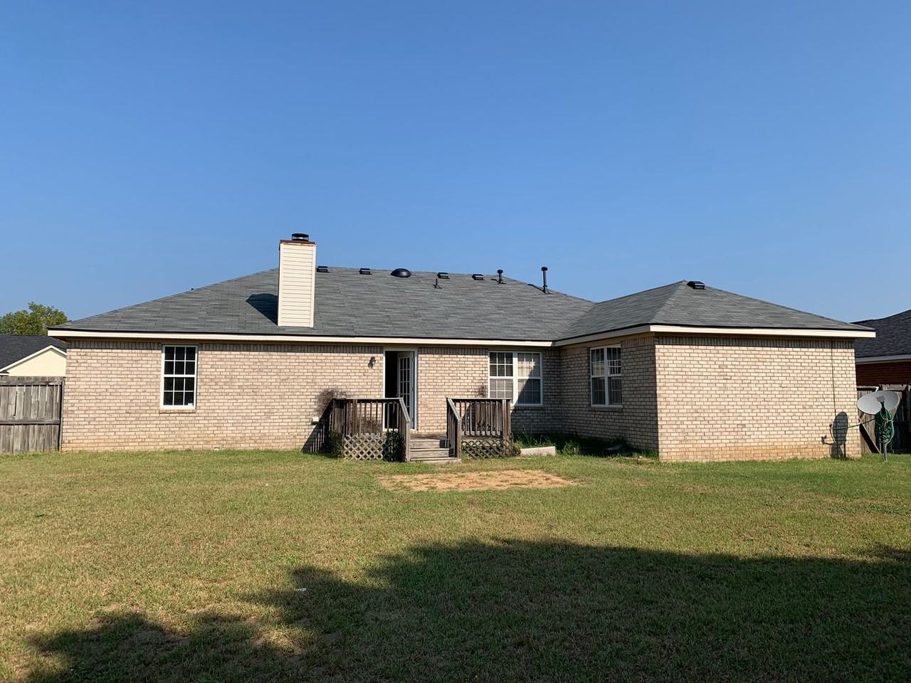 225 Taylor Cir - Photo 3 of 18