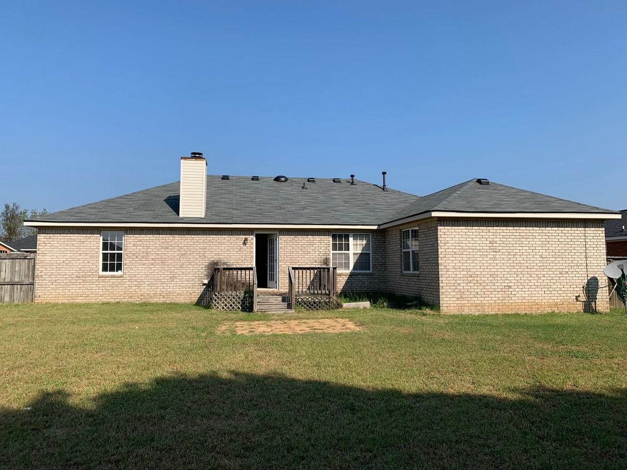 225 Taylor Cir - Photo 4 of 18