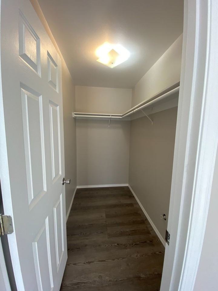 1915 Cornell Ave - Photo 2 of 19