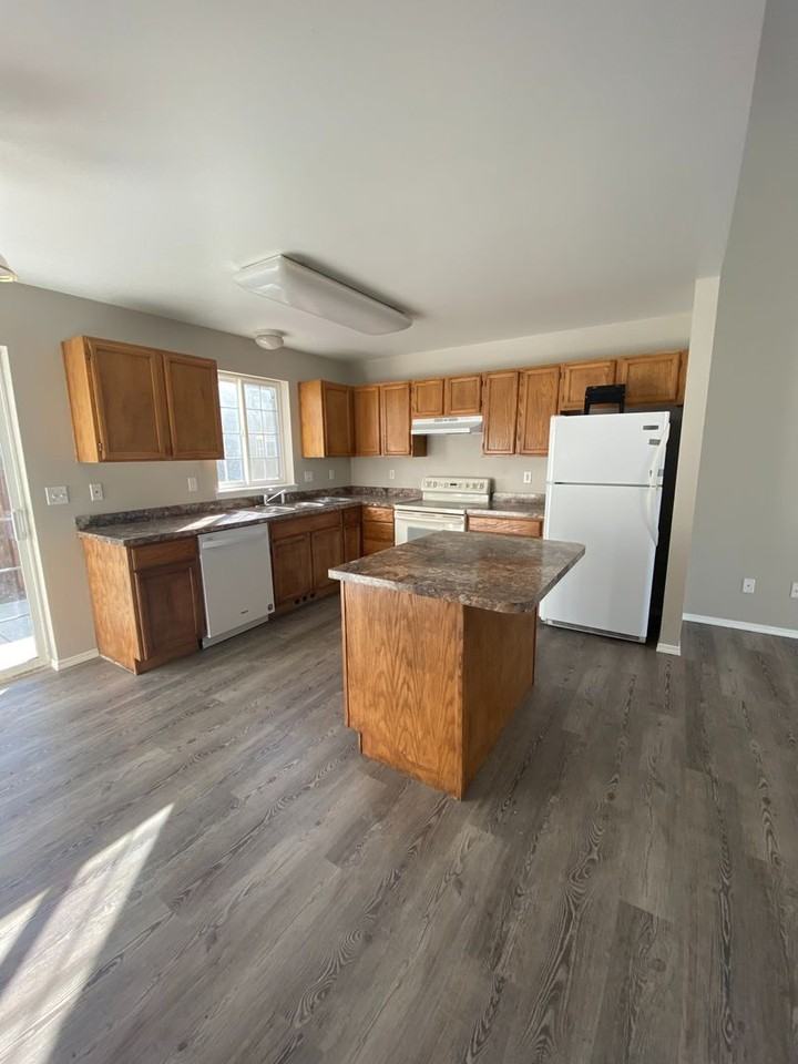 1915 Cornell Ave - Photo 7 of 19