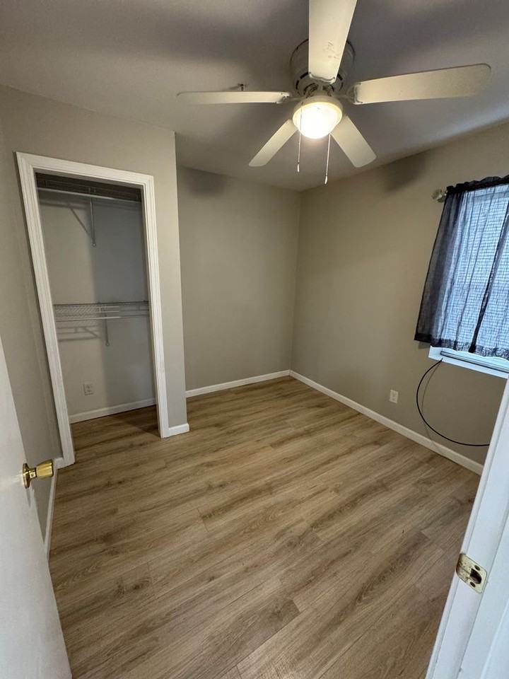 309 Francis St E - Photo 5 of 6