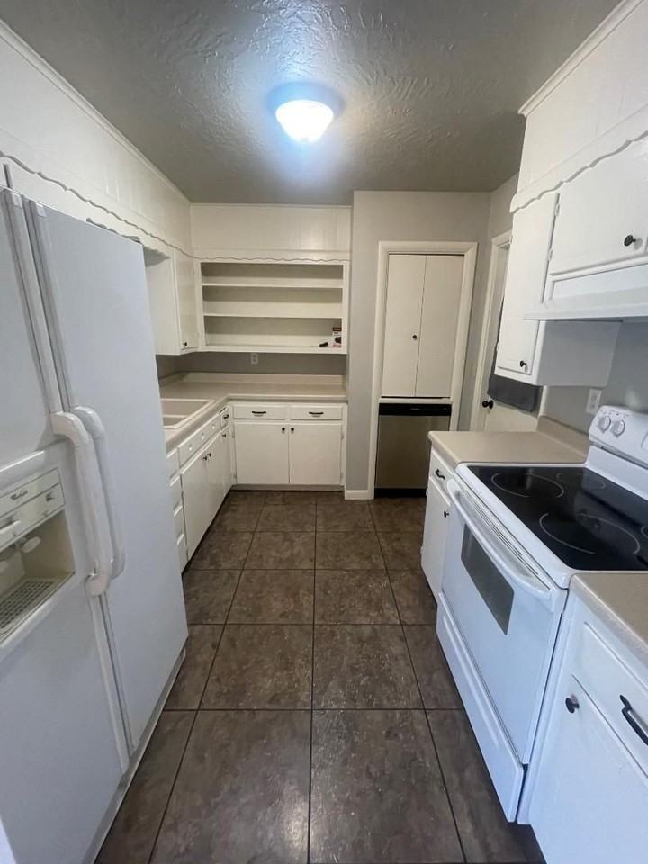 1331 Denison Dr - Photo 5 of 15