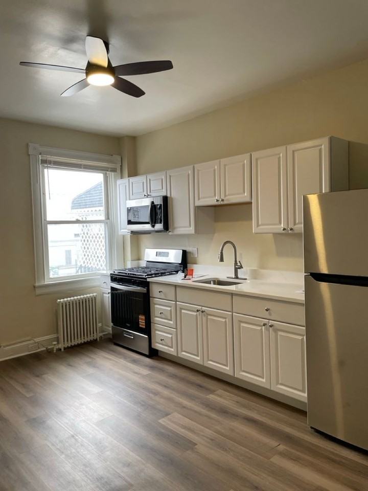 719 N Milton Ave - Photo 2 of 18