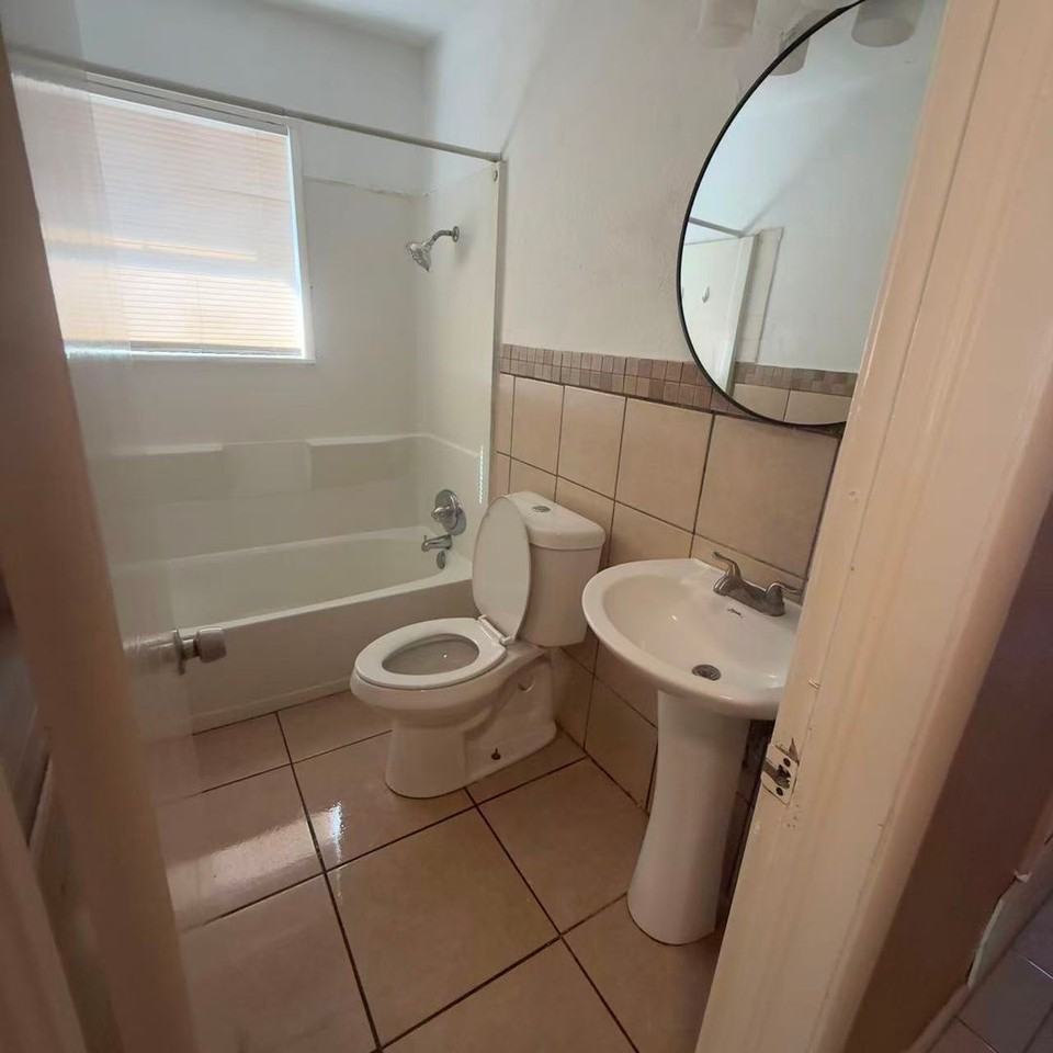 1345 Kynn Dr - Photo 2 of 8