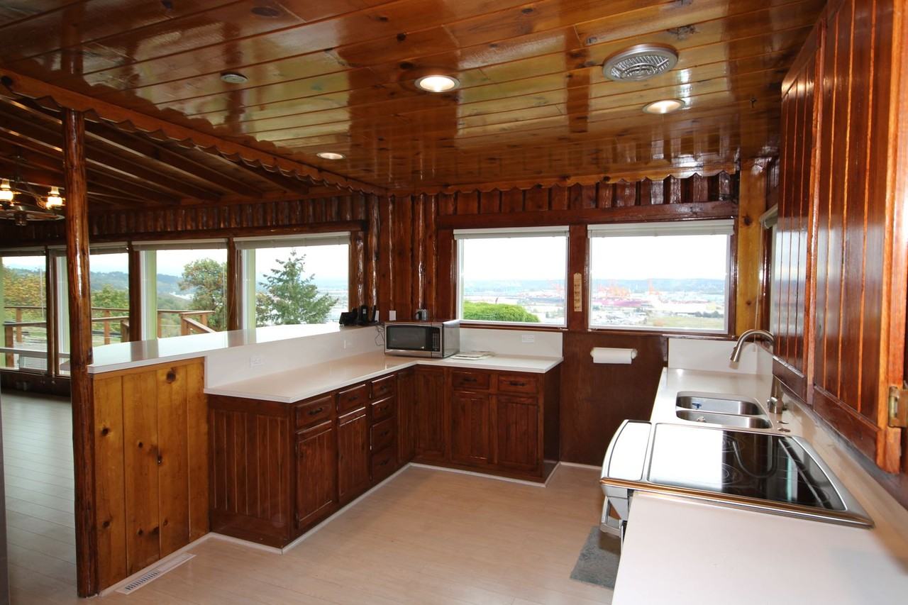 1002 Browns Point Blvd - Photo 3 of 25