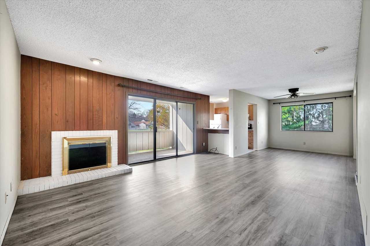 2109 Melrose Dr - Photo 5 of 29