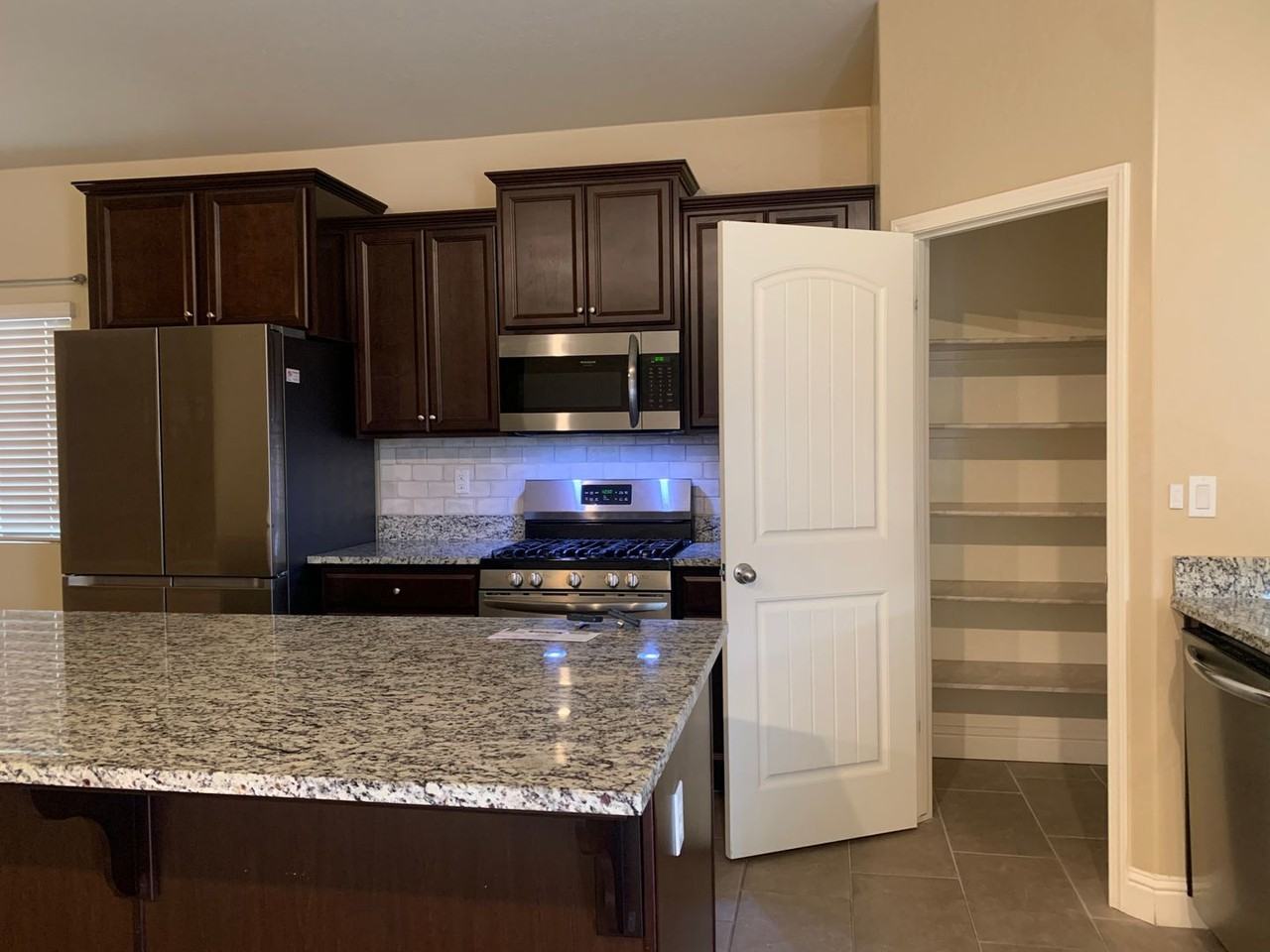 770 Strada St - Photo 5 of 20