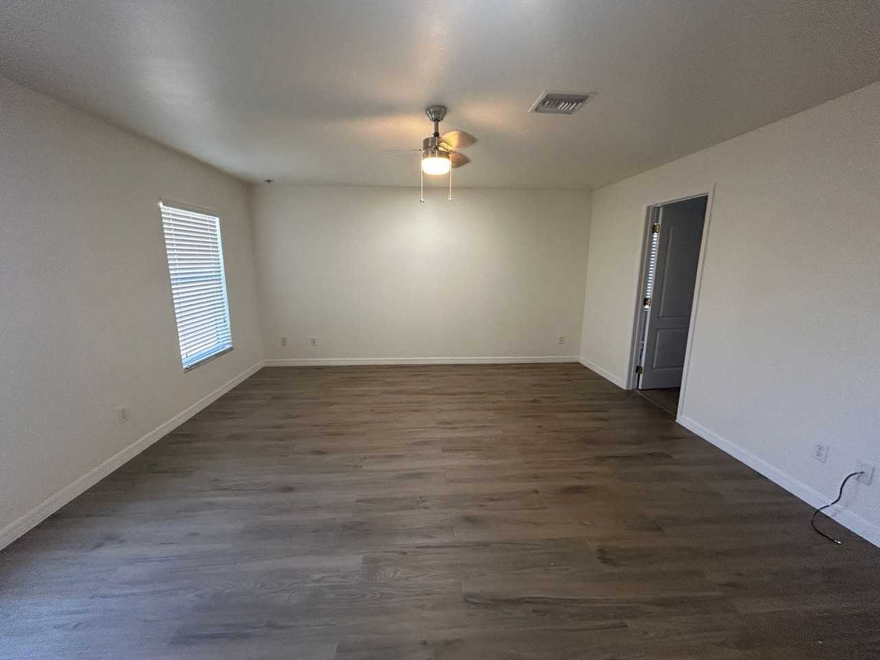 227 227 NW 3rd Terrace - 227 NW 3rd Terrace-Annual - Photo 6 of 11