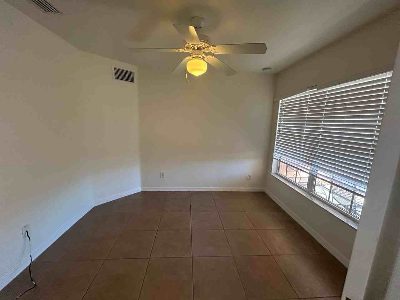 227 227 NW 3rd Terrace - 227 NW 3rd Terrace-Annual - Photo 7 of 11