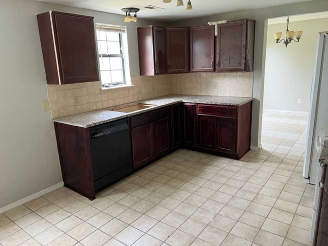 1115 E Huntington Dr - Photo 4 of 27