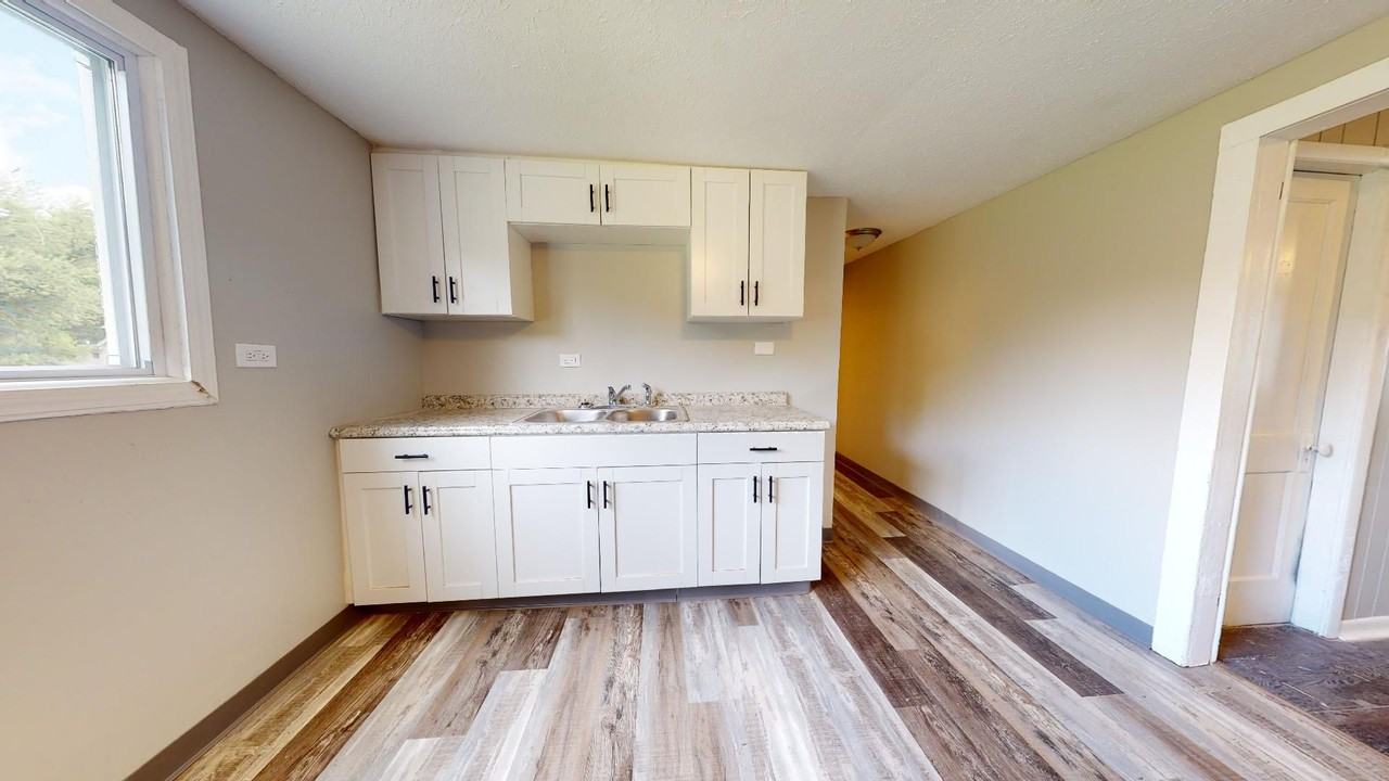 4023 Valley Rd - Photo 2 of 50