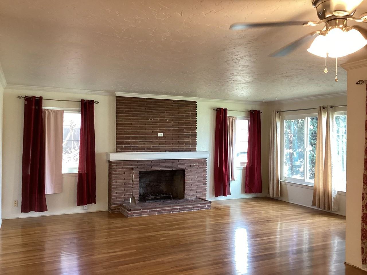 313 W Robinson Ave - Photo 3 of 22