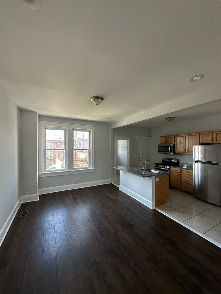 1726 E 31st St - Photo 6 of 25