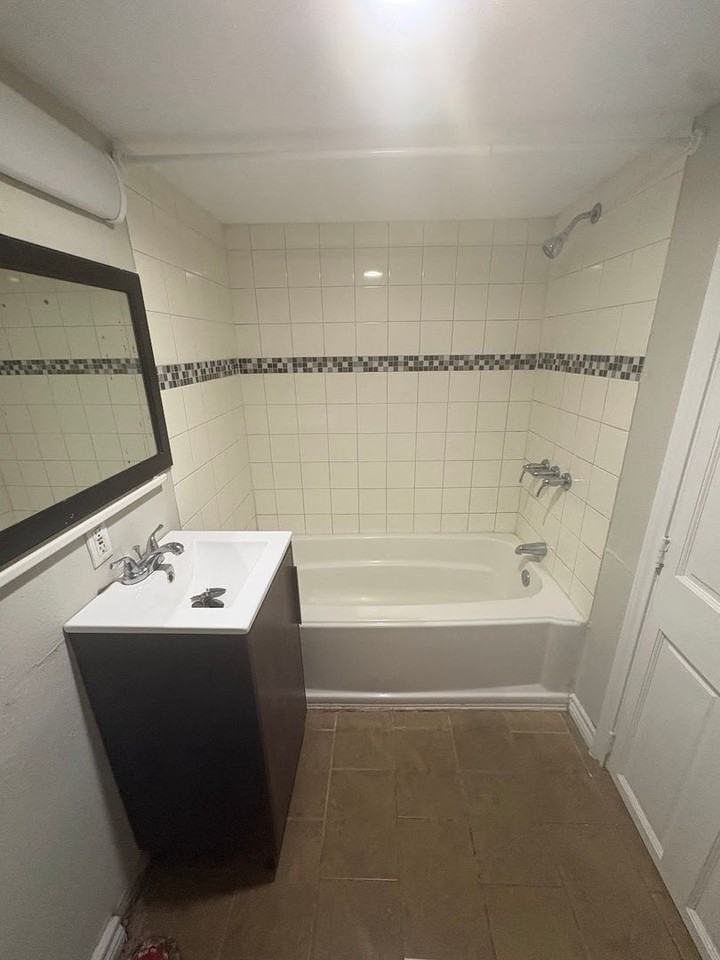 2205 33rd St Rear - Photo 6 of 10