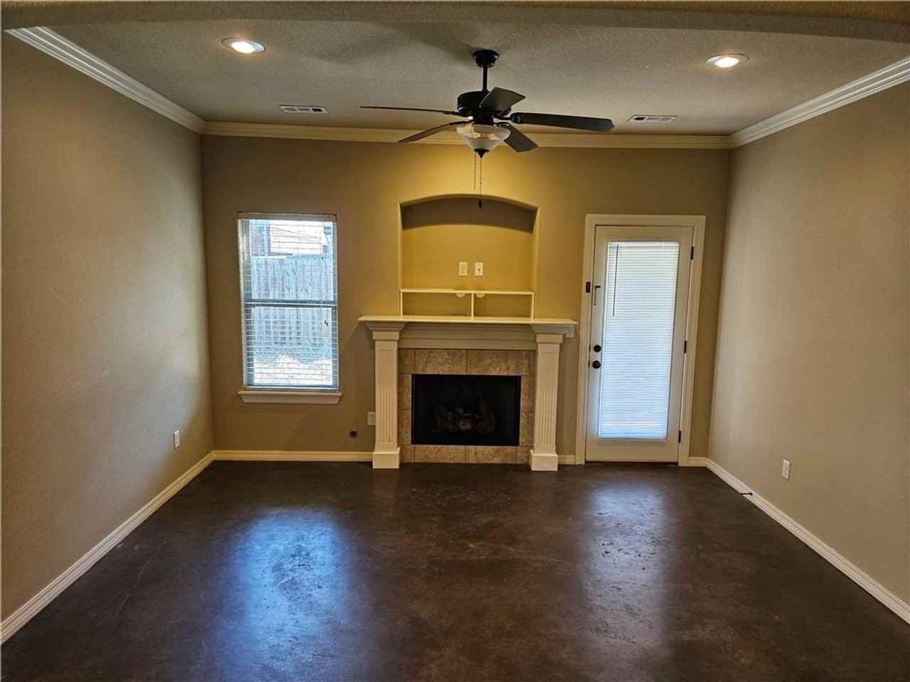 2652 N Valencia Ave - Photo 2 of 15