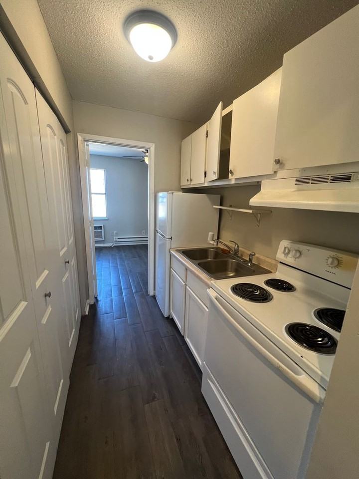 1, 2 and 3 bedroom units available! - Photo 4 of 14