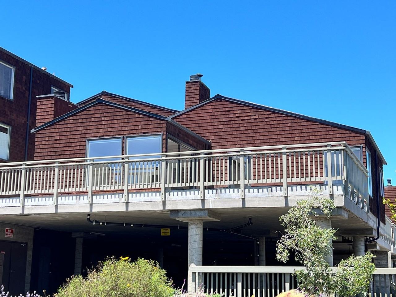 240 Headlands Ct - Photo 2 of 17