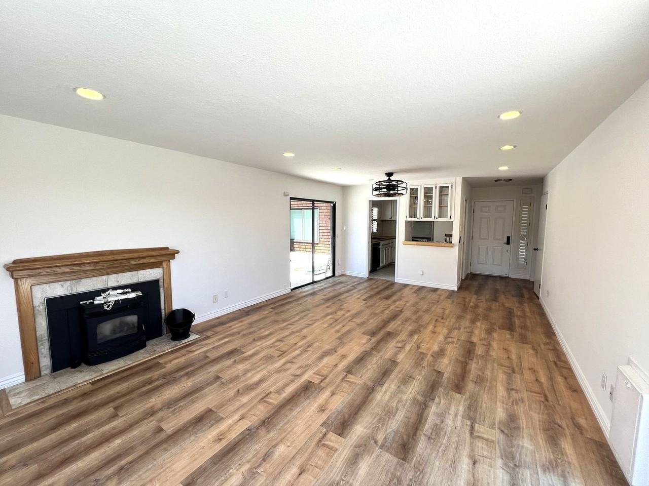 240 Headlands Ct - Photo 6 of 17