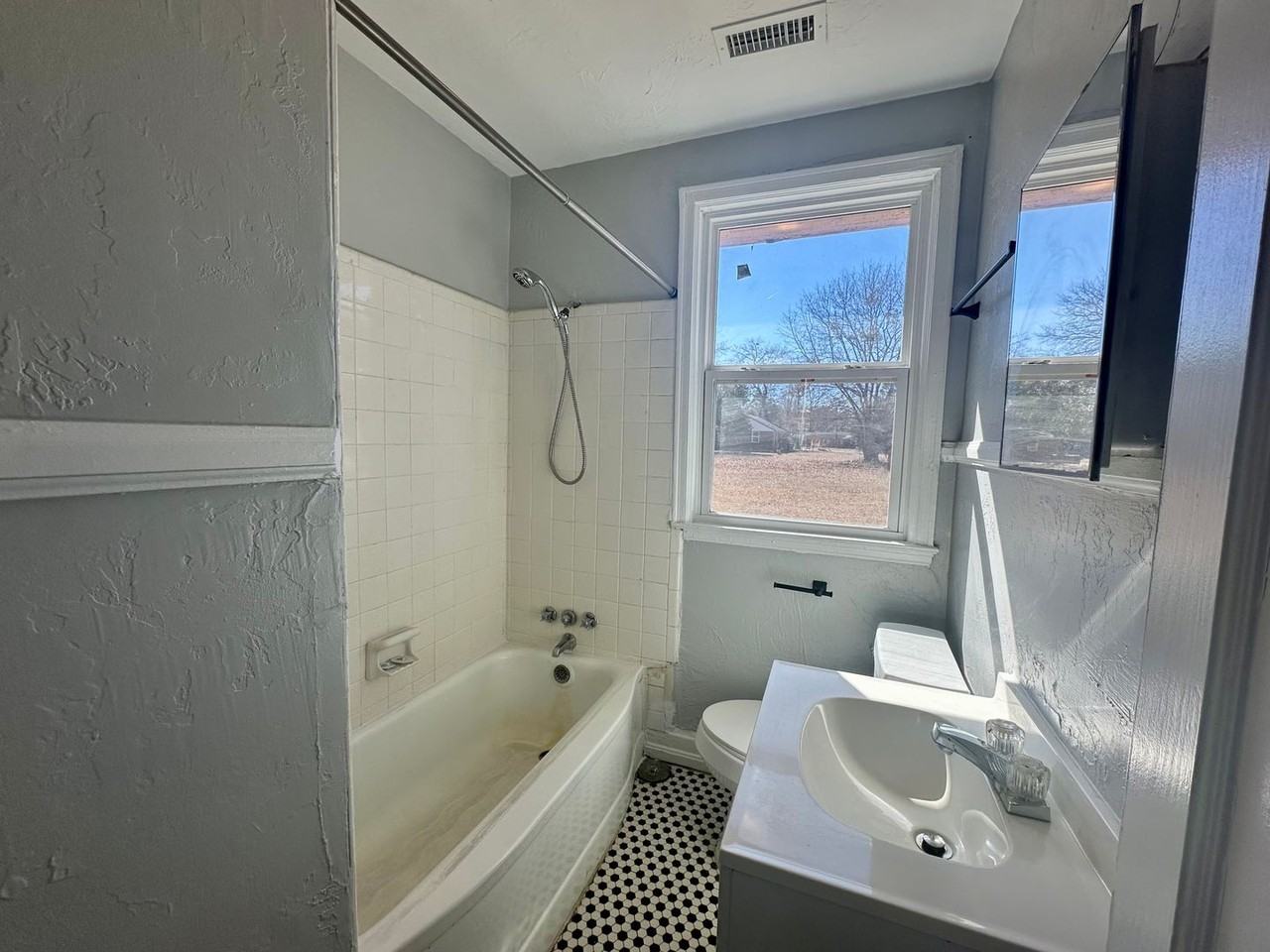 716B Miller Rd - Photo 6 of 7