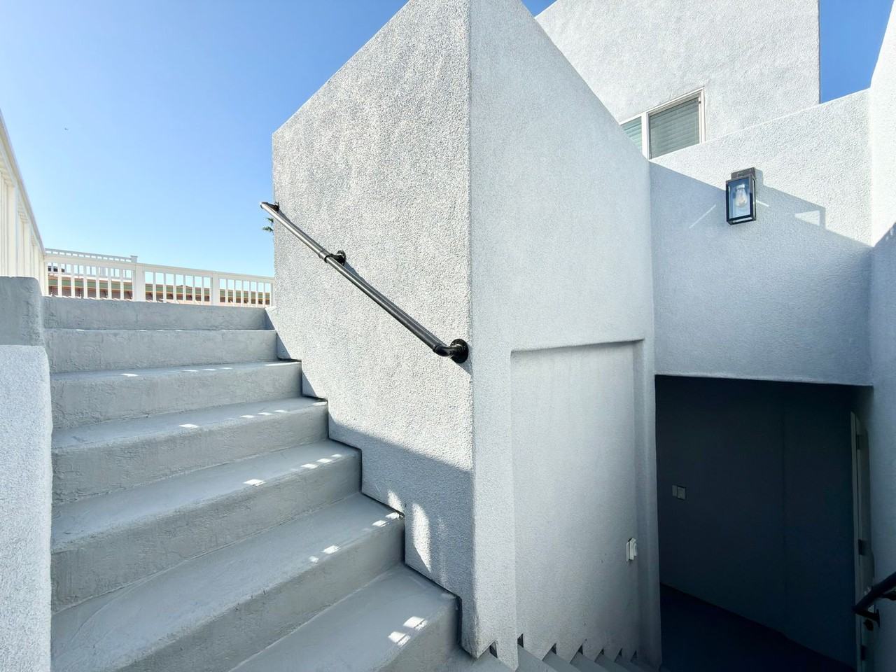 141 Chesterfield Dr - Photo 3 of 13