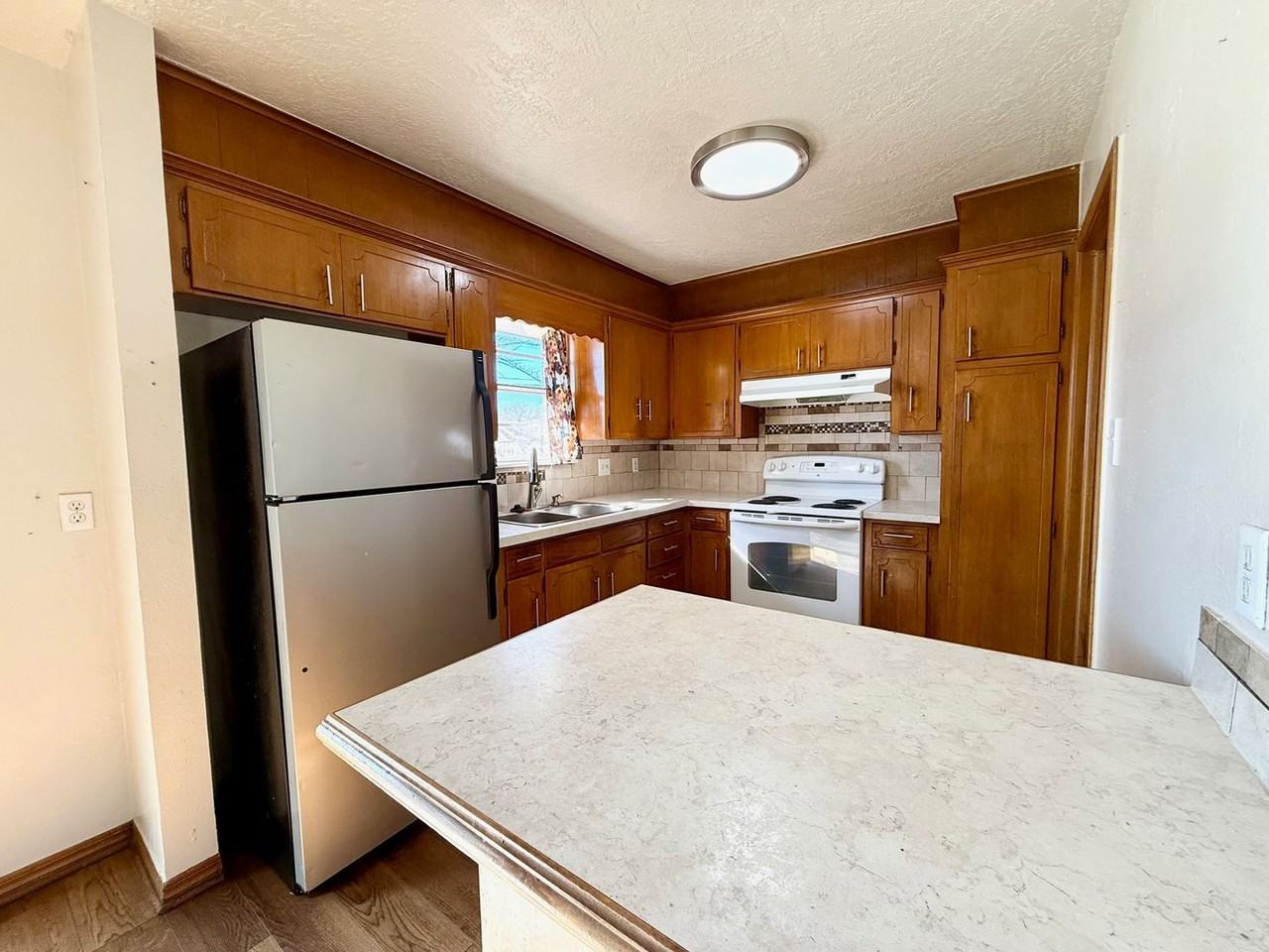 1412 Hayes St - Photo 7 of 17