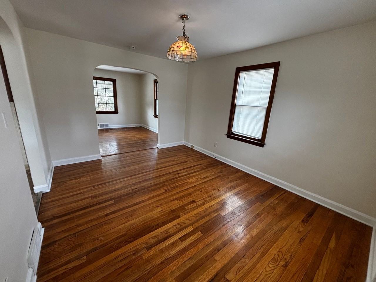 429 W Poplar St - Photo 7 of 17