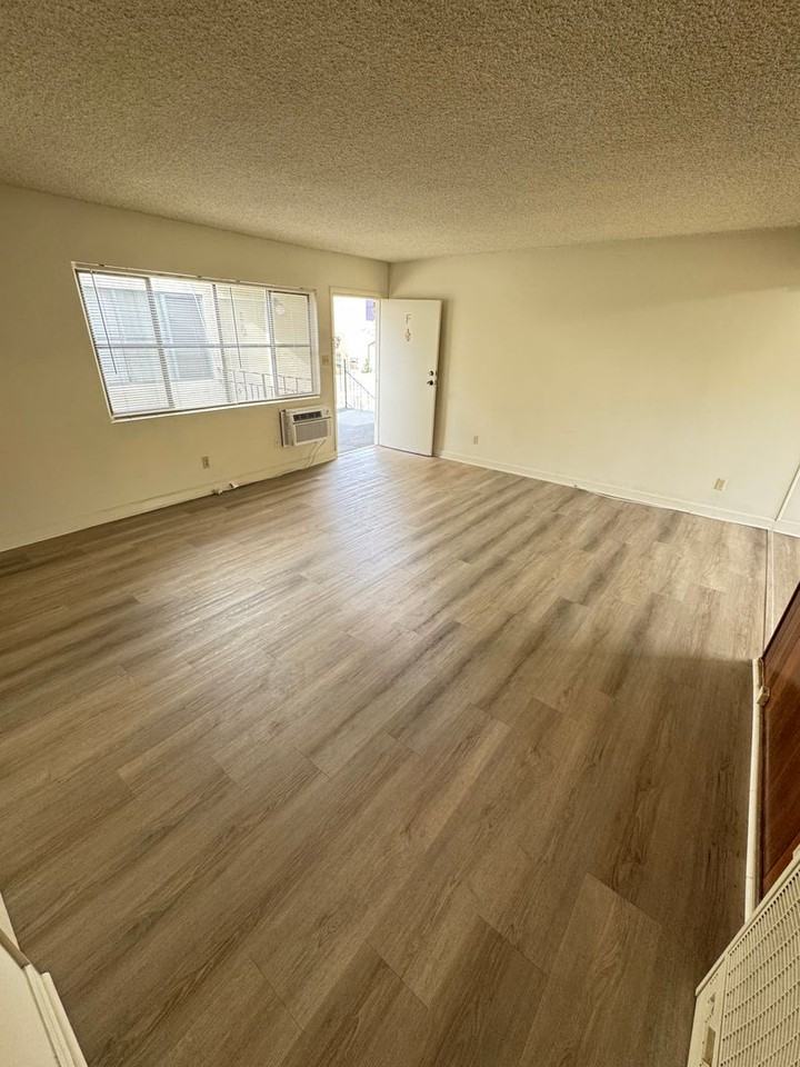 Temple City Blvd - 5708 - Photo 5 of 19