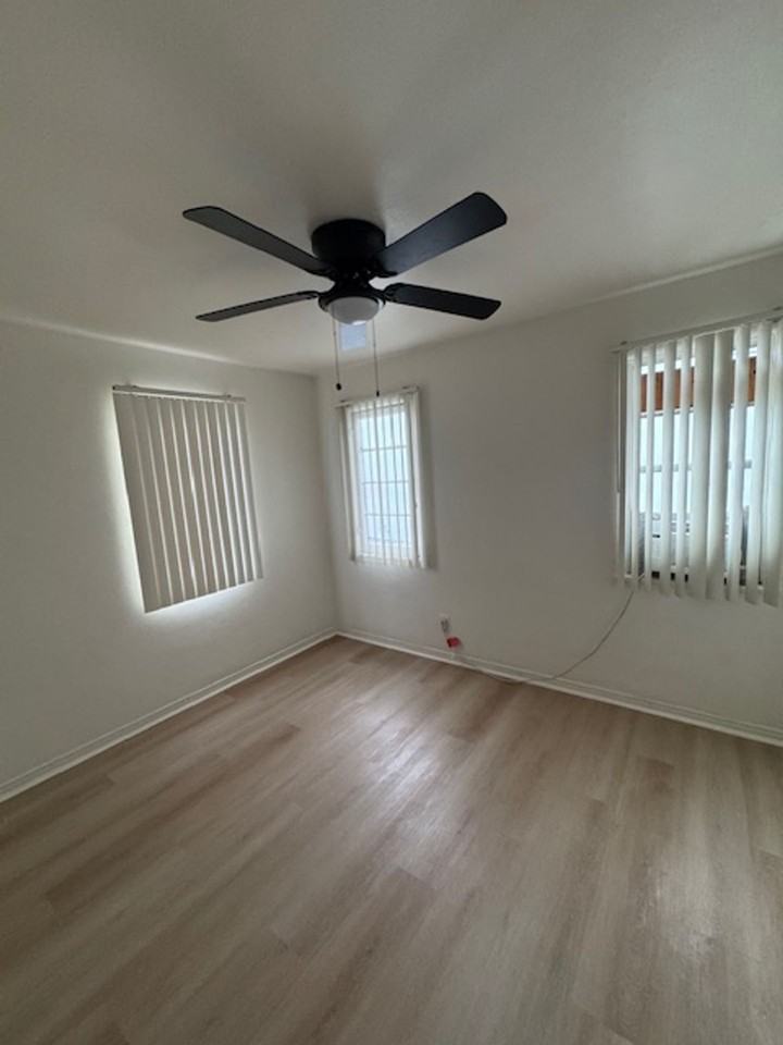 407- 413 Manchester Blvd - Photo 2 of 3