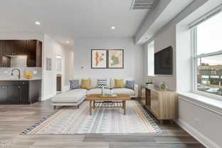 4176 W Montrose - Photo 1 of 1