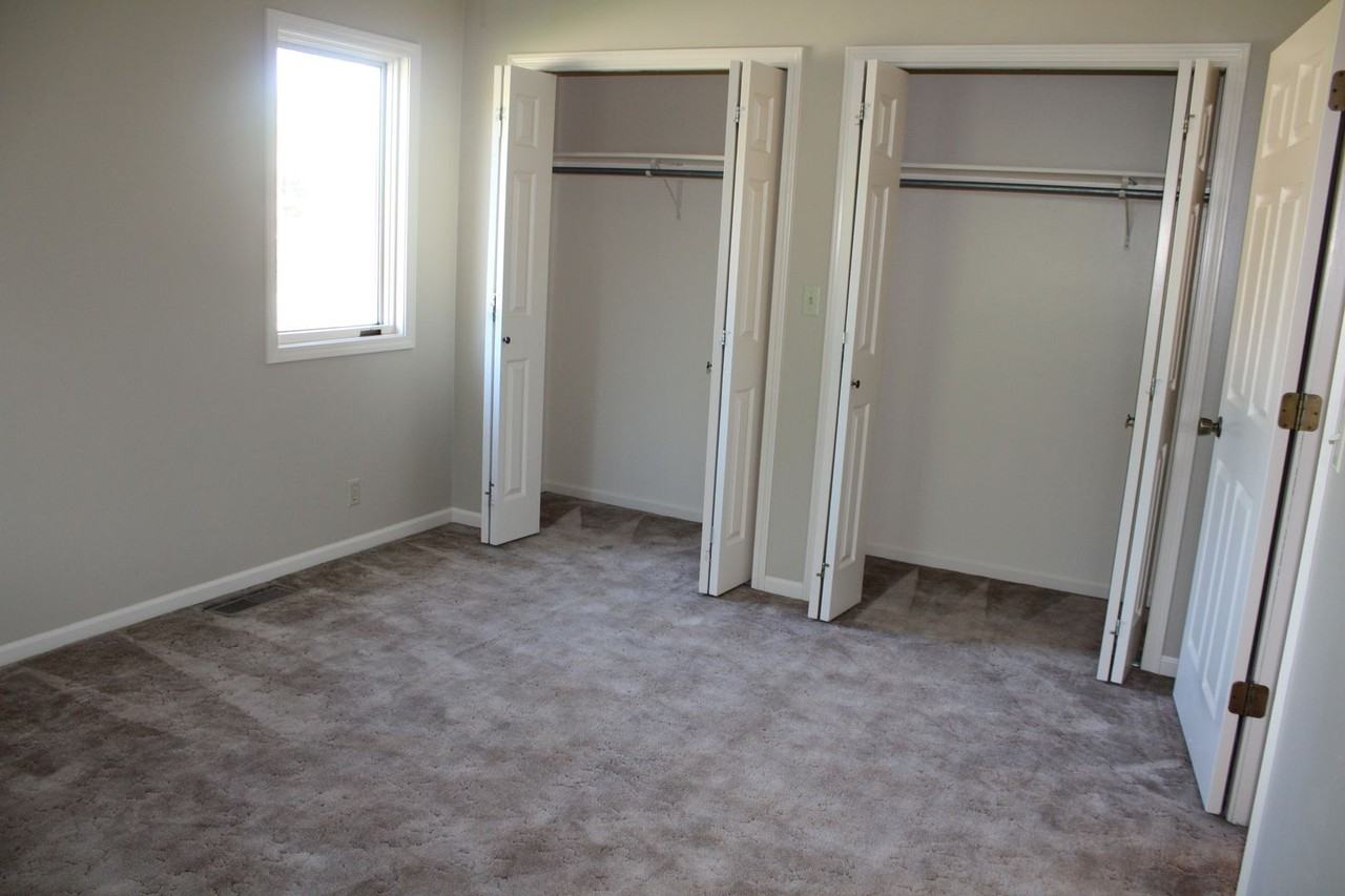 3300 Newbury St - Photo 7 of 10